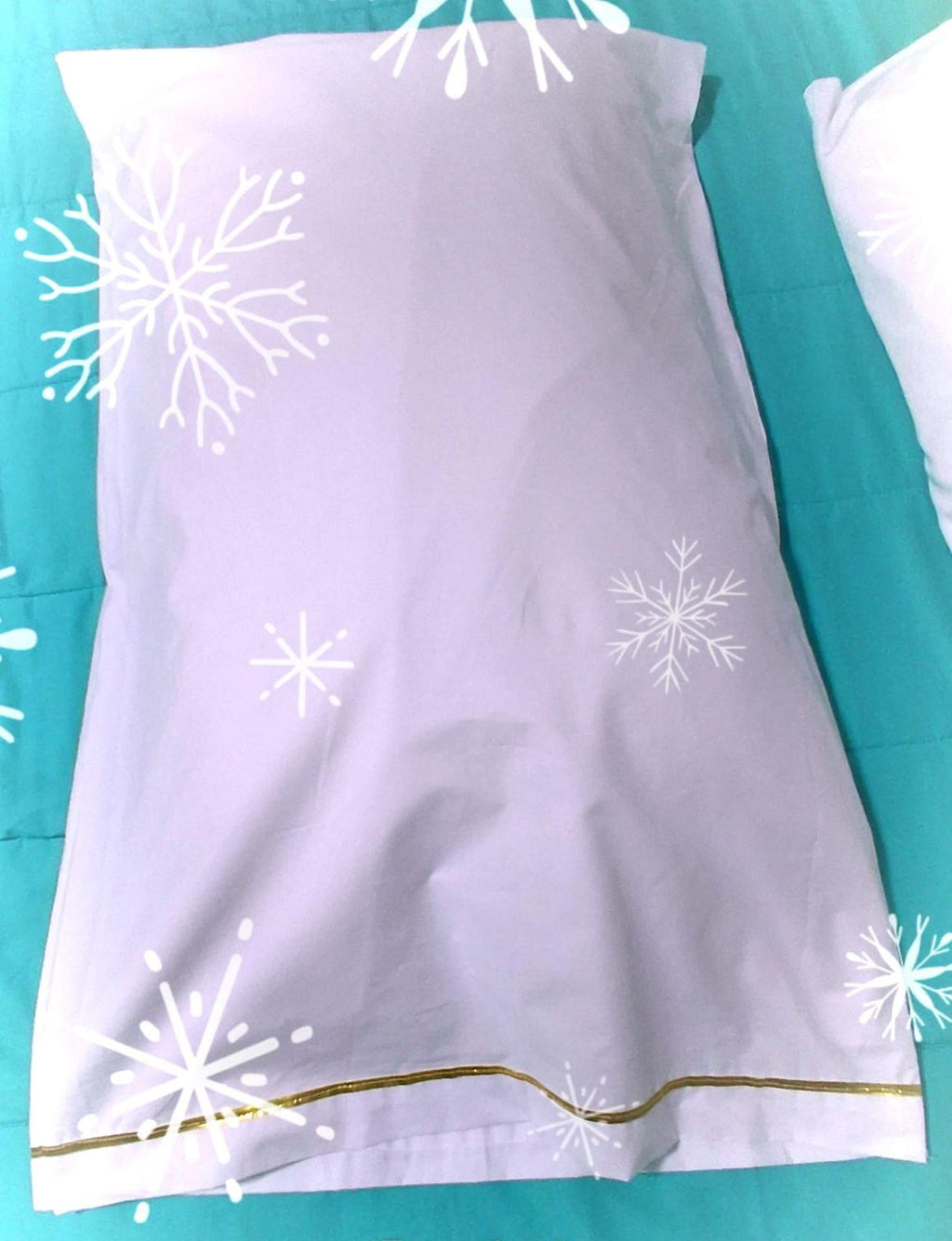 1 pair Standard Pillowcases.
